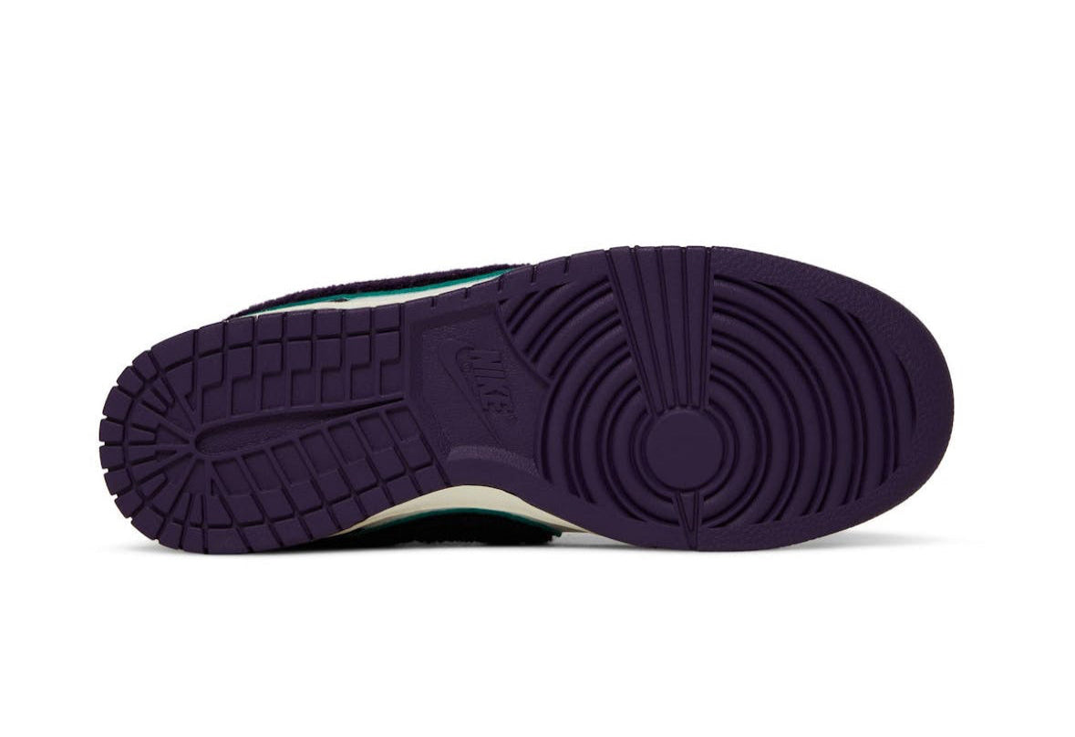 Dunk Low Chenille Swoosh Sail Grand Purple