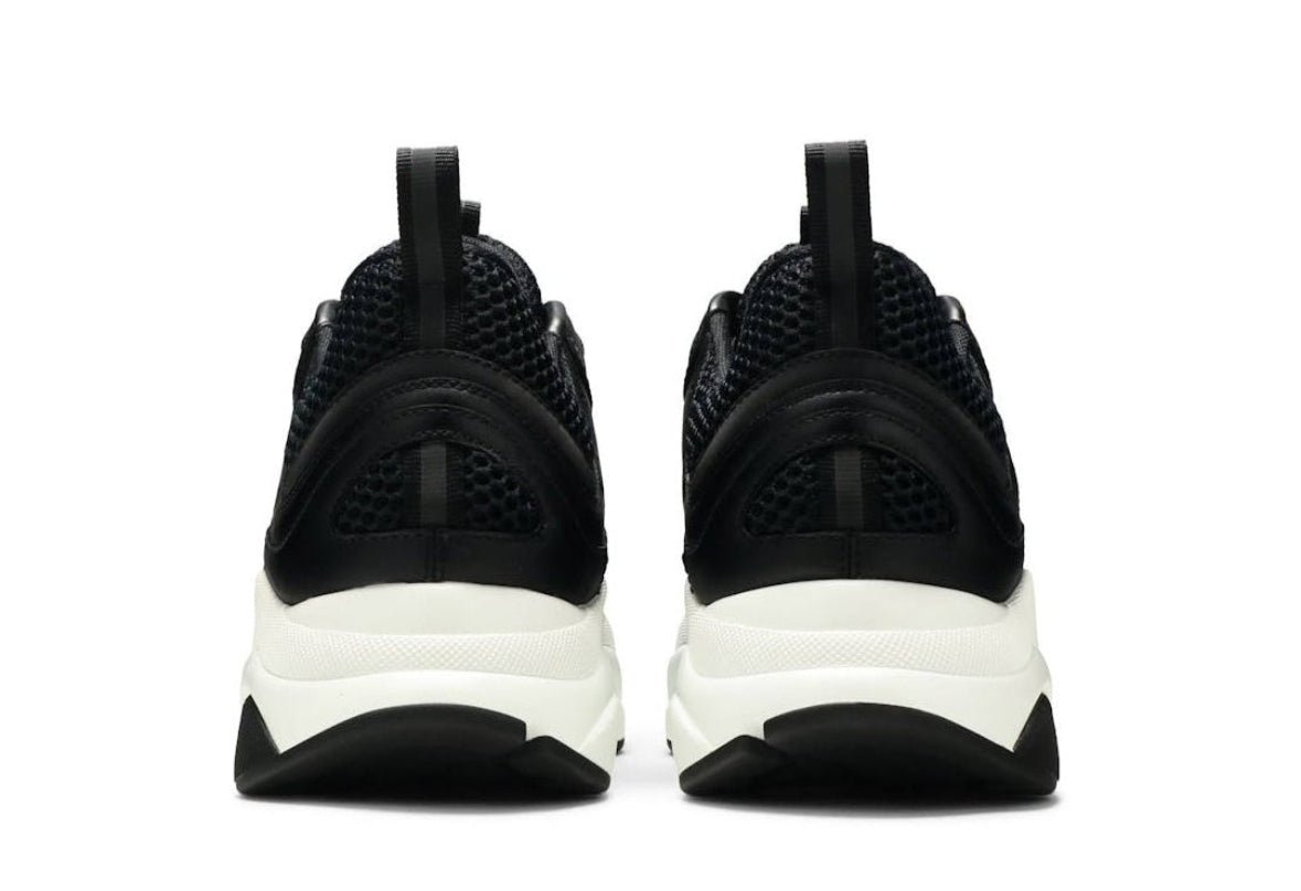 B22 Black White