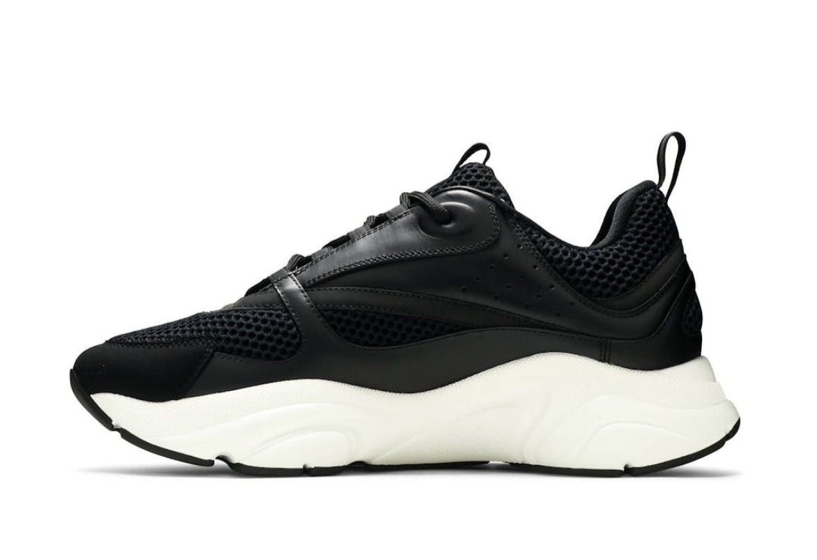 B22 Black White