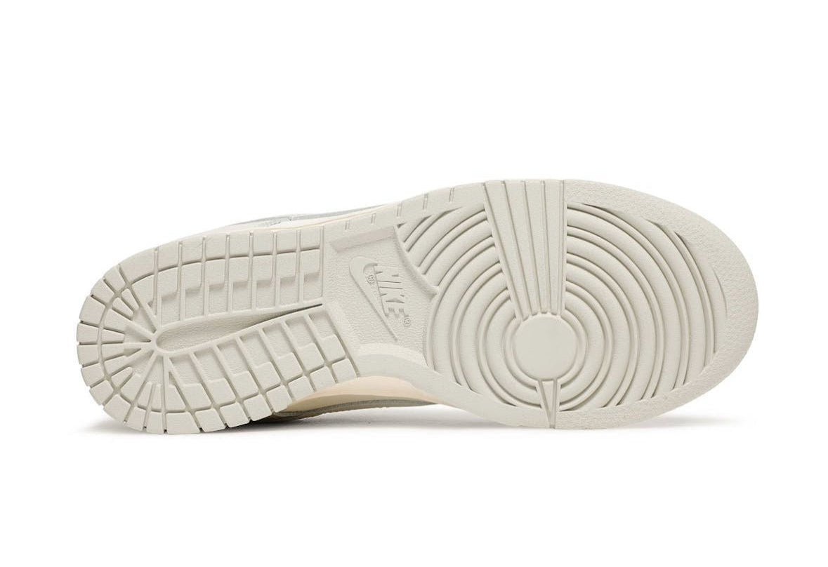 Dunk Low Light Bone
