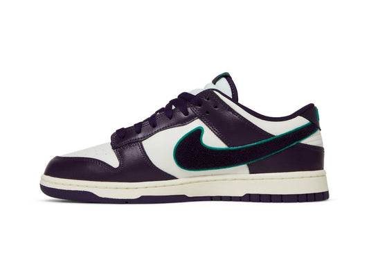 Dunk Low Chenille Swoosh Sail Grand Purple