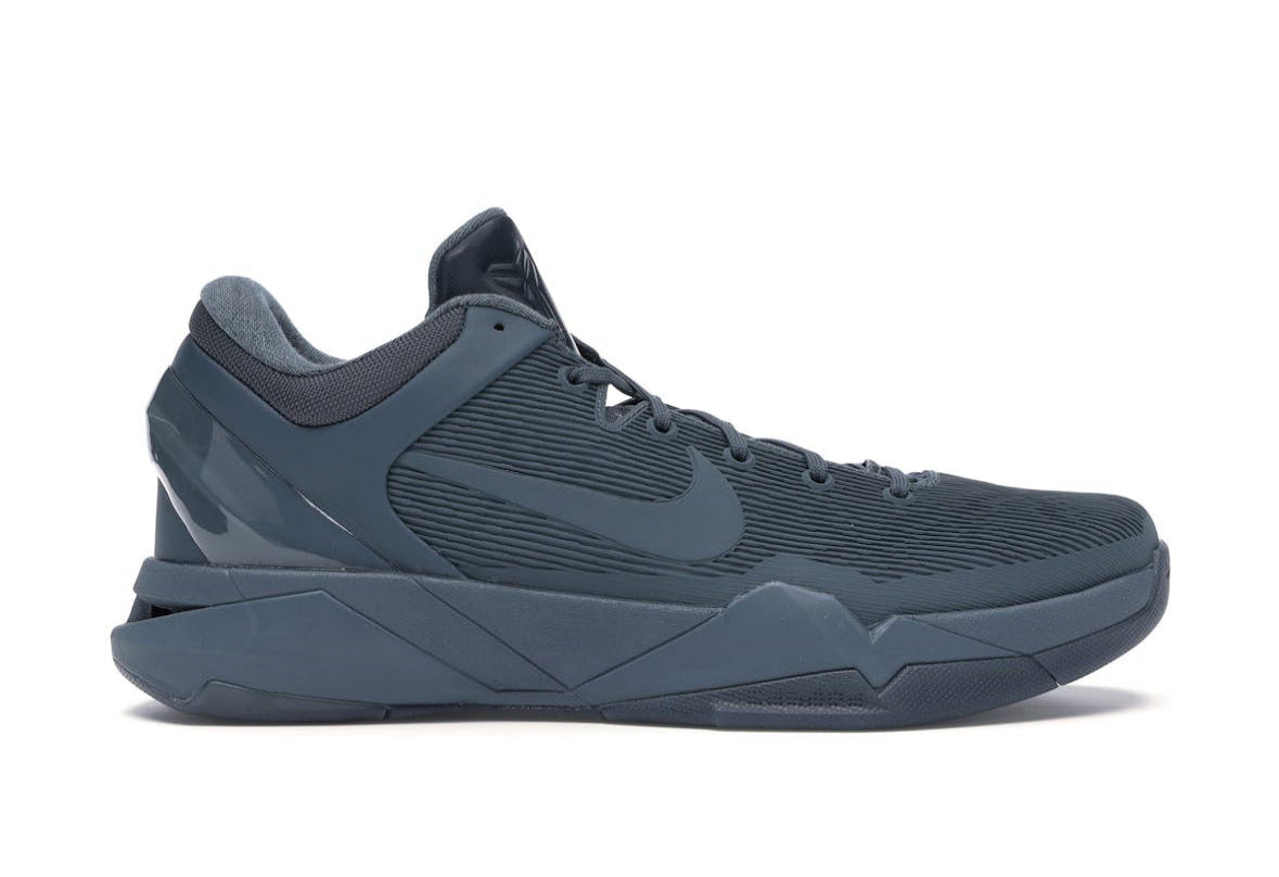 Kobe 7 Black Mamba Collection Fade To Black