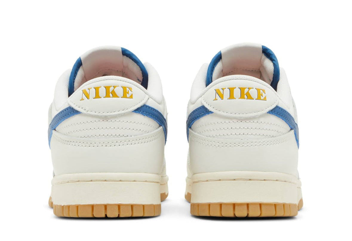 Dunk Low SE Sail Dark Marina Blue
