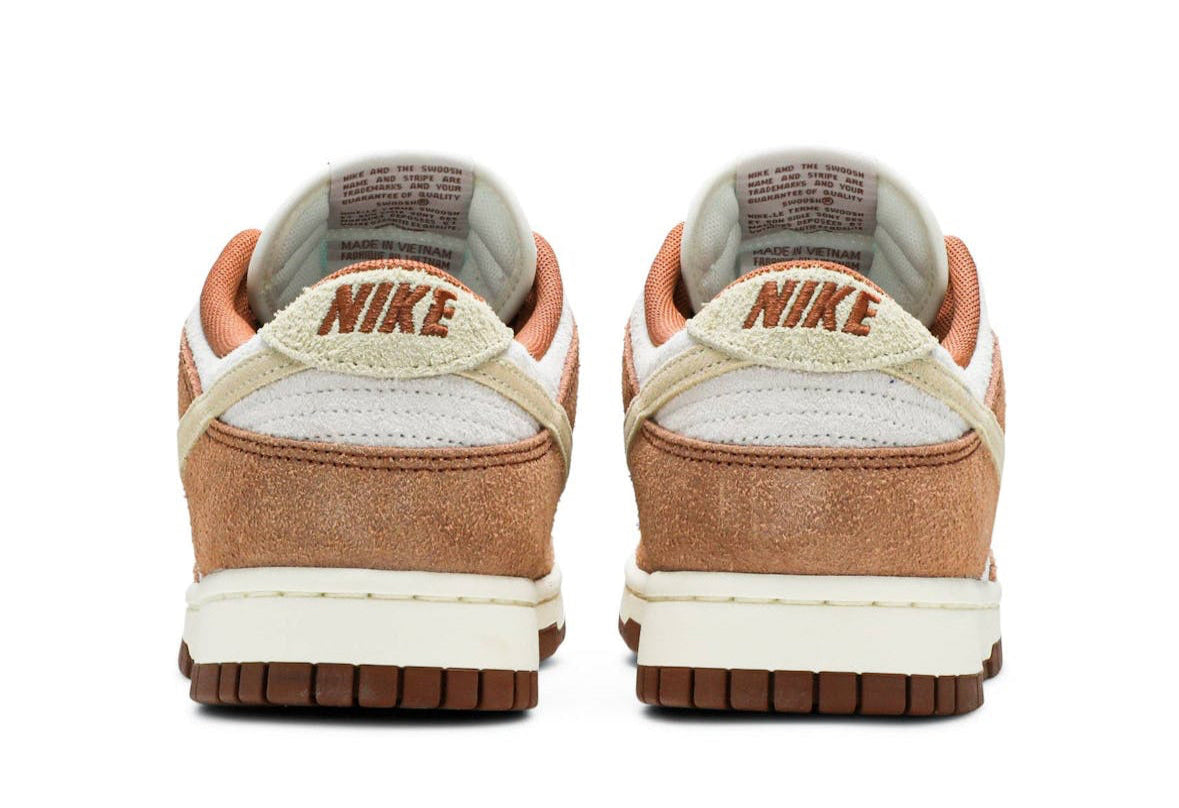 Dunk Low Premium Medium Curry