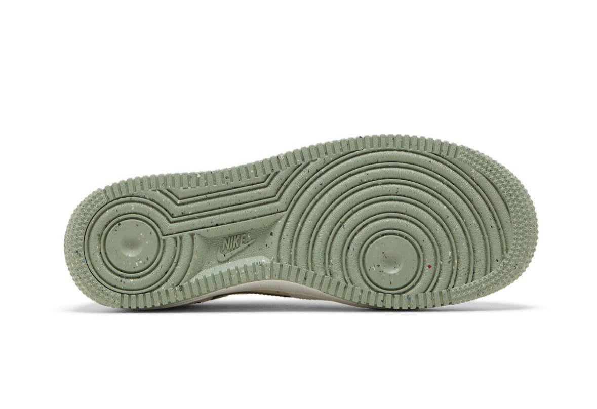 Air Force 1 Low LV8 Muted Green