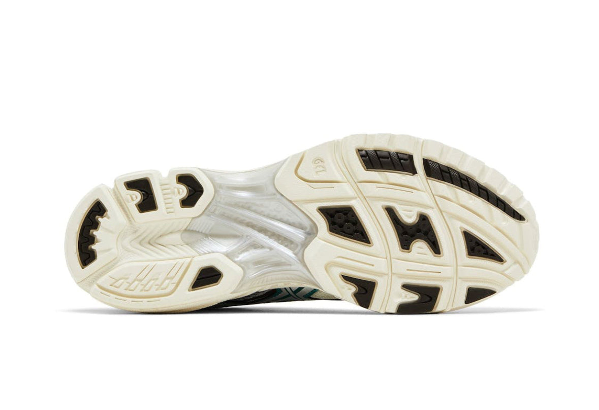 Gel-Nimbus 10.1 Silver Green Metallic