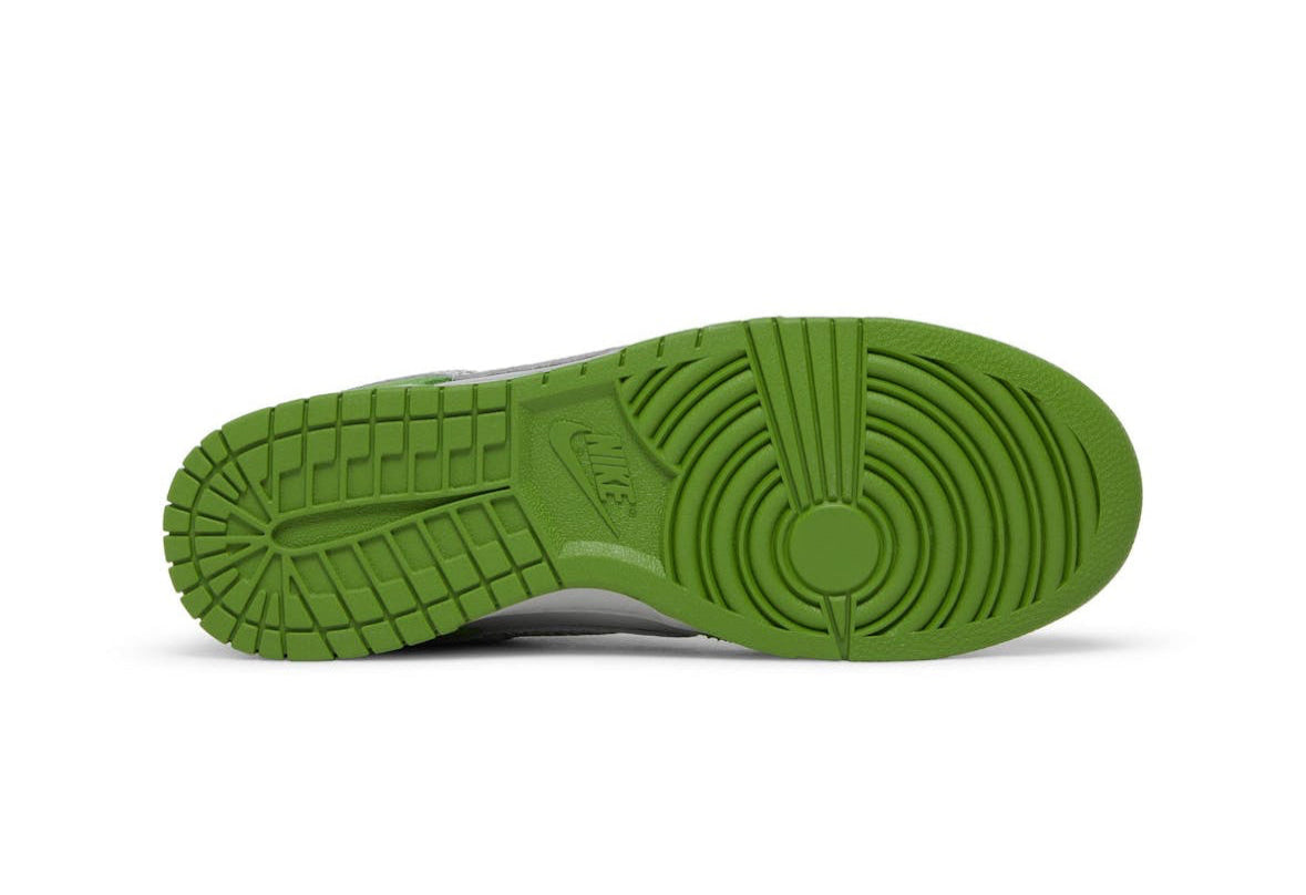 Dunk Low Safari Swoosh Chlorophyll