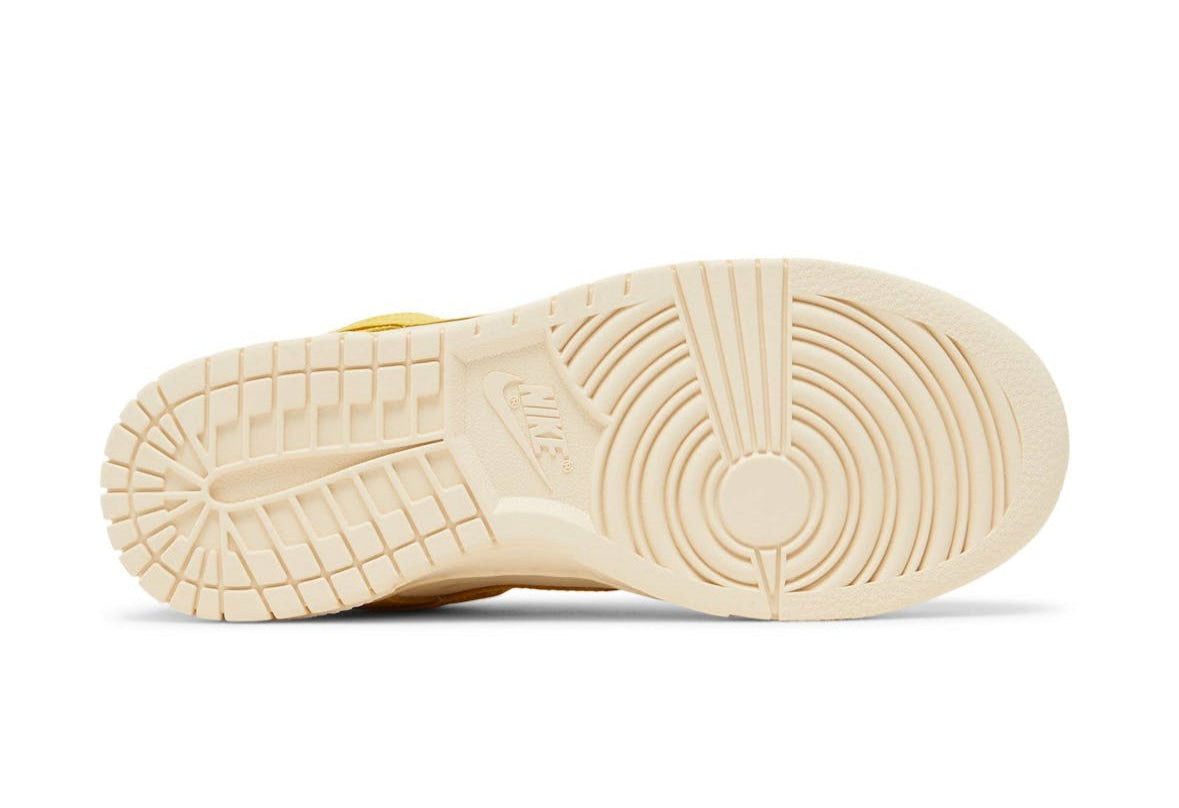 Dunk Low Banana
