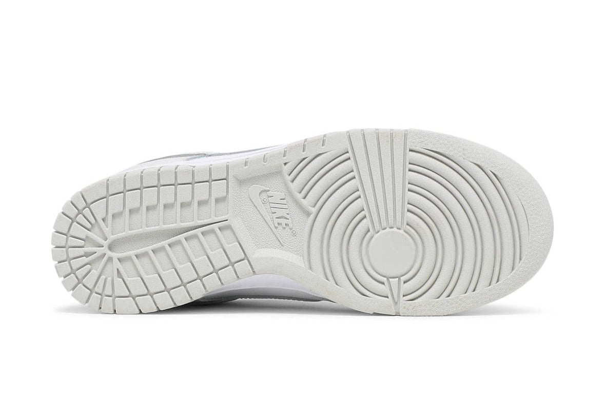 Dunk Low Photon Dust