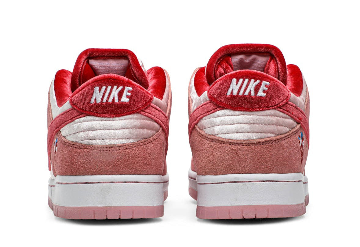 SB Dunk Low Valentines Day