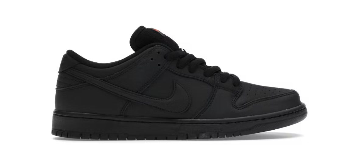 Nike SB Dunk Low Triple Black