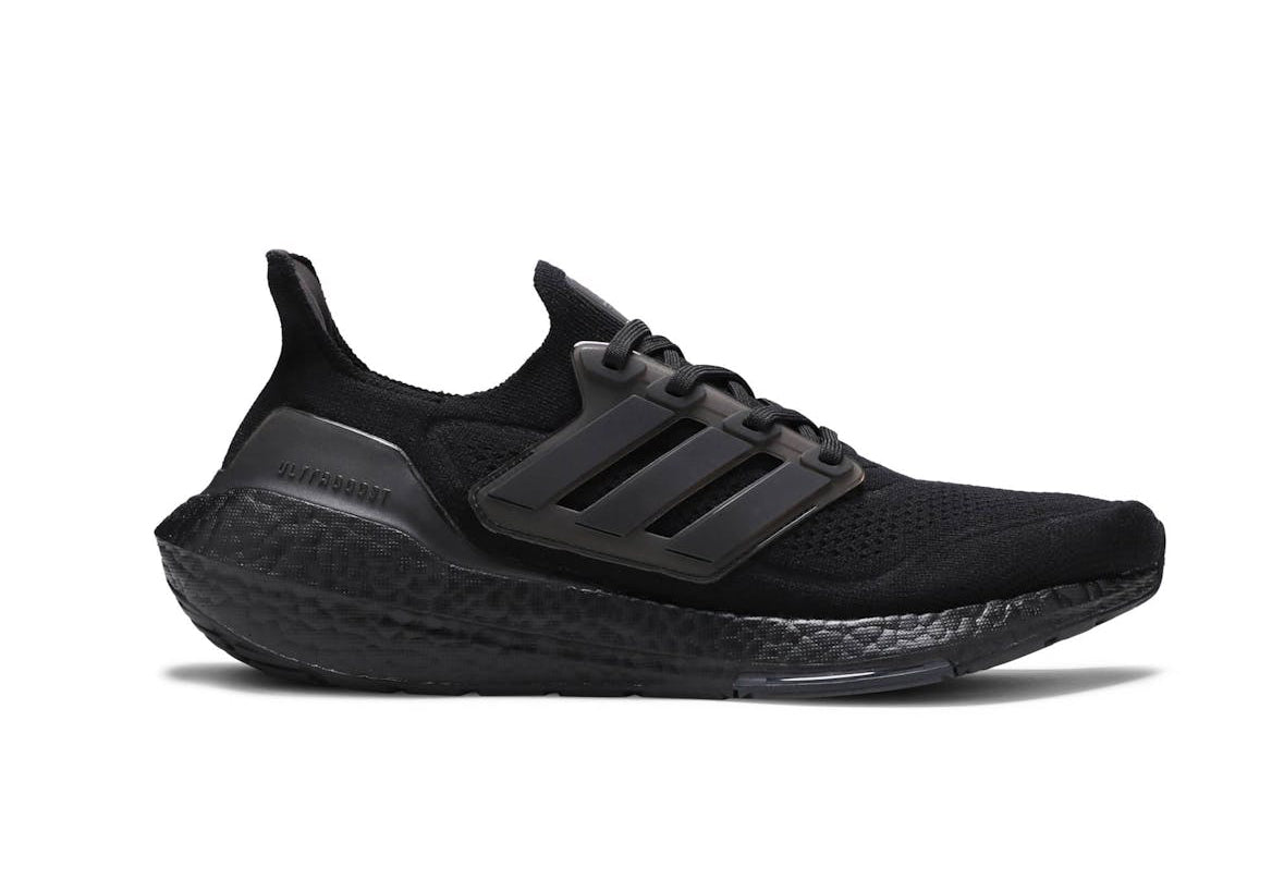 UltraBoost 21 Triple Black
