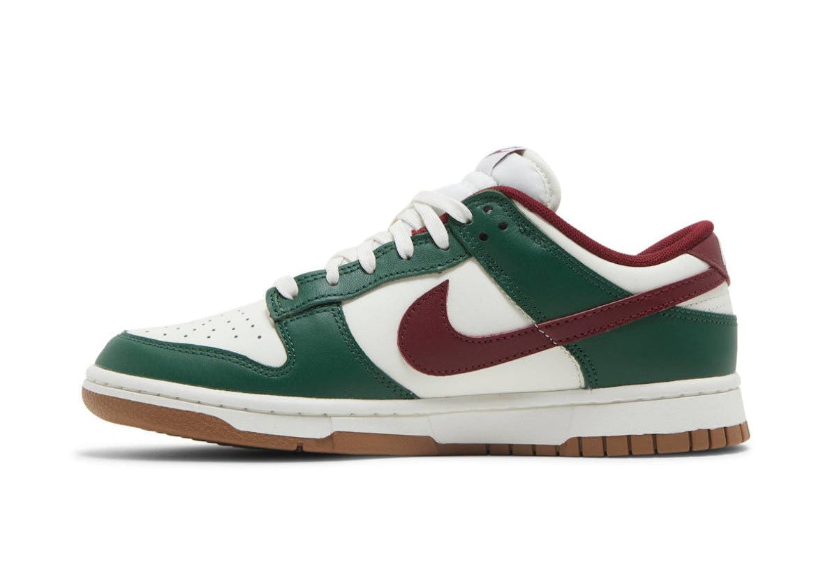 Dunk Low Gorge Green Team Red