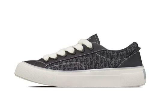 B33 Oblique Black