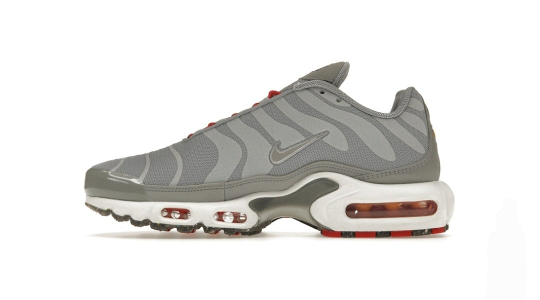 Nike Air Max Plus Light Smoke Grey Red